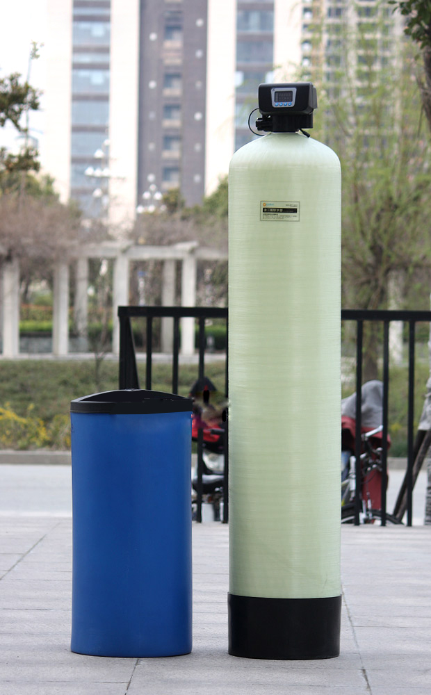 數(shù)顯多路閥全自動軟水器(軟化水設(shè)備) 數(shù)顯多路閥全自動軟水器(軟化水設(shè)備)
